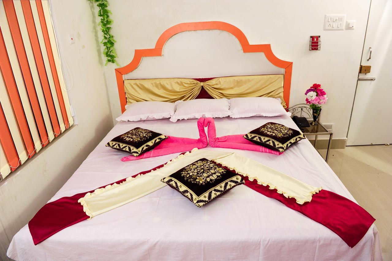 Jayanti Hotel Tarapith Extérieur photo